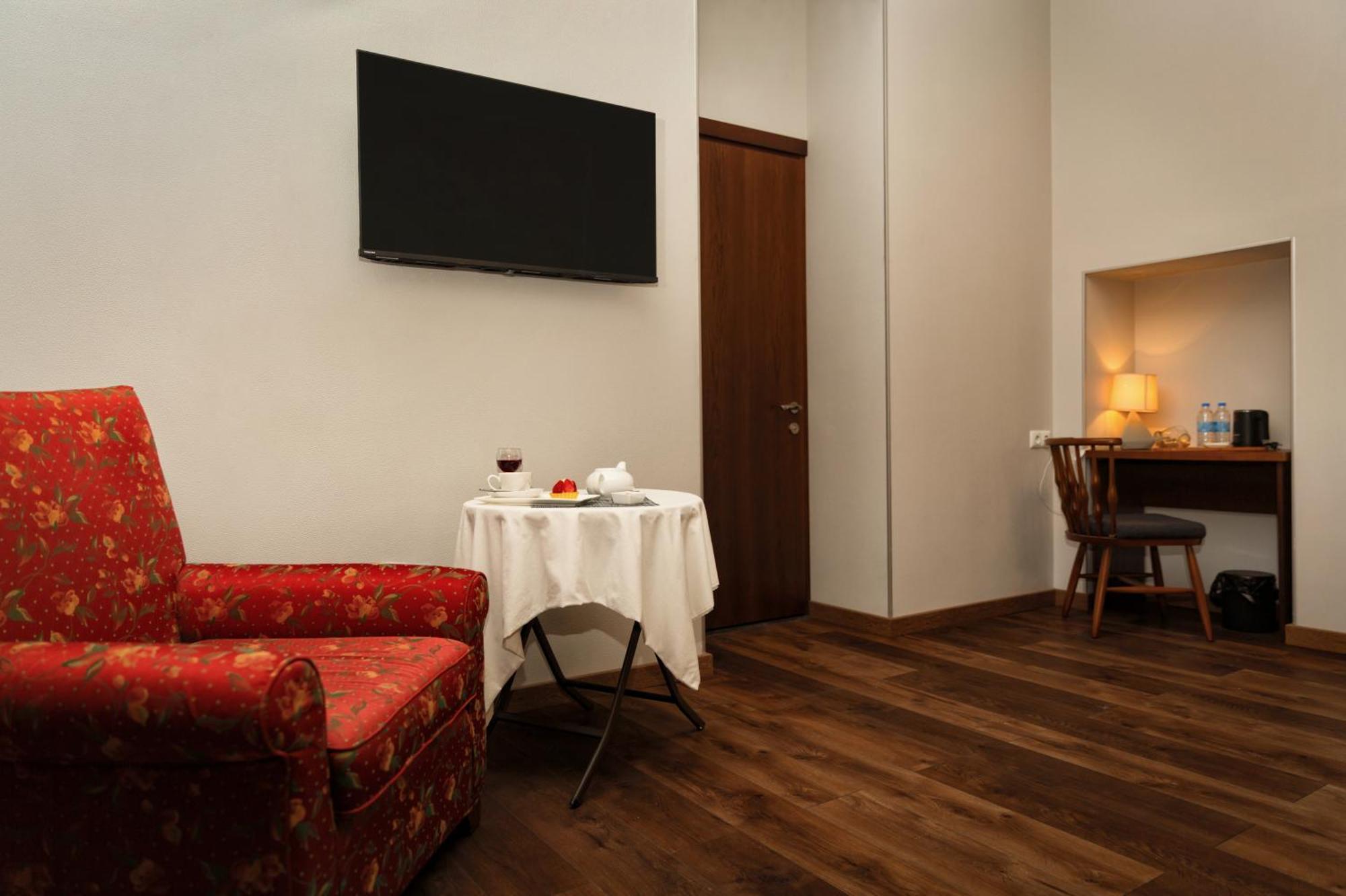 Tea For Two Hotel Tbilisi Exterior photo