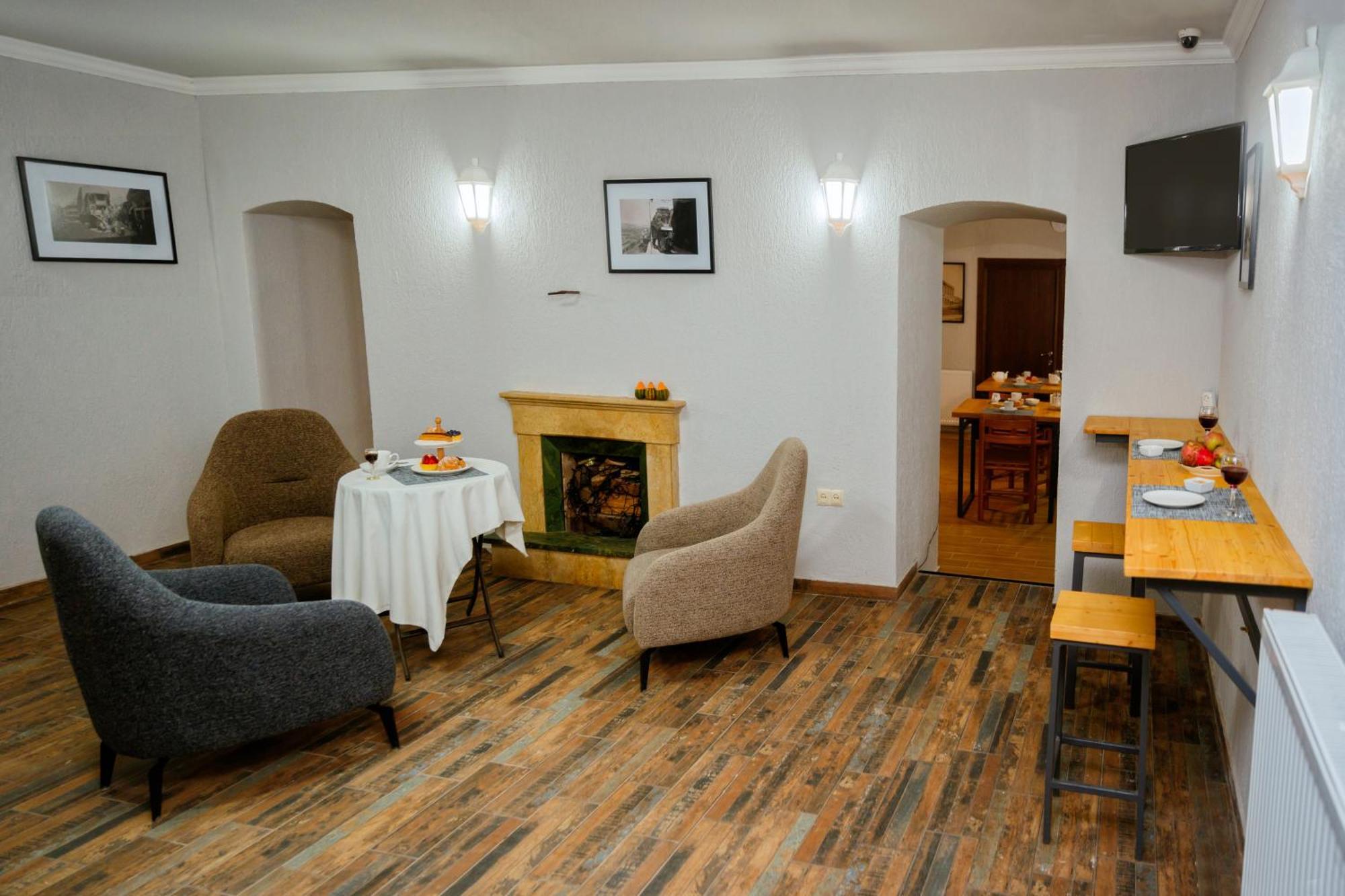 Tea For Two Hotel Tbilisi Exterior photo