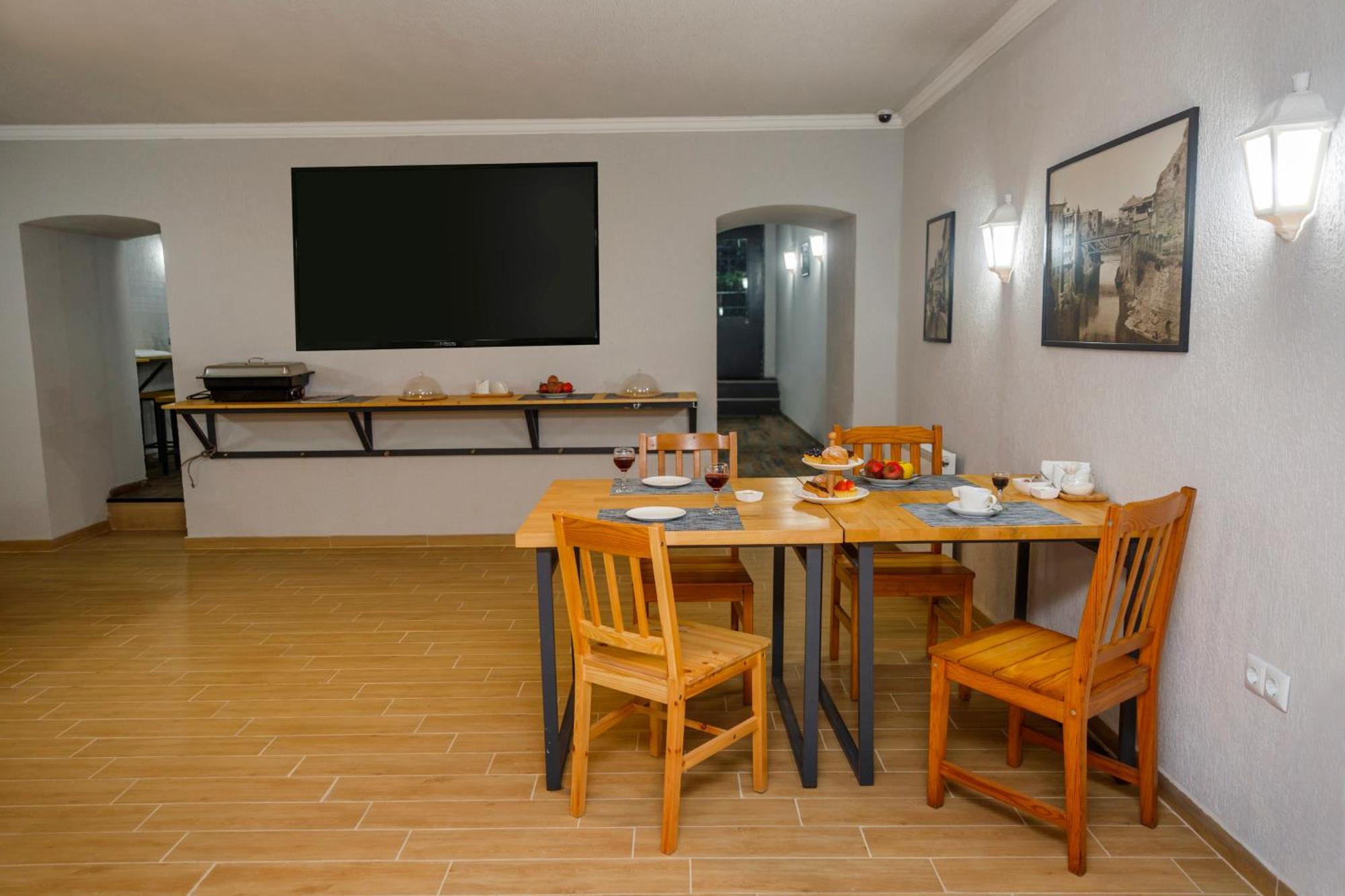 Tea For Two Hotel Tbilisi Exterior photo